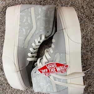 Vans High-Top Sneakers in Light Gray and Cream